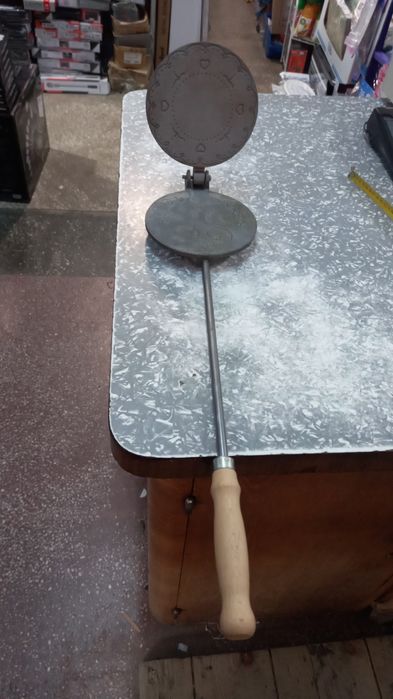 Presă fontă pentru  sărățele Promo 139 lei