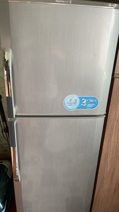 Холодильник LG сатылады