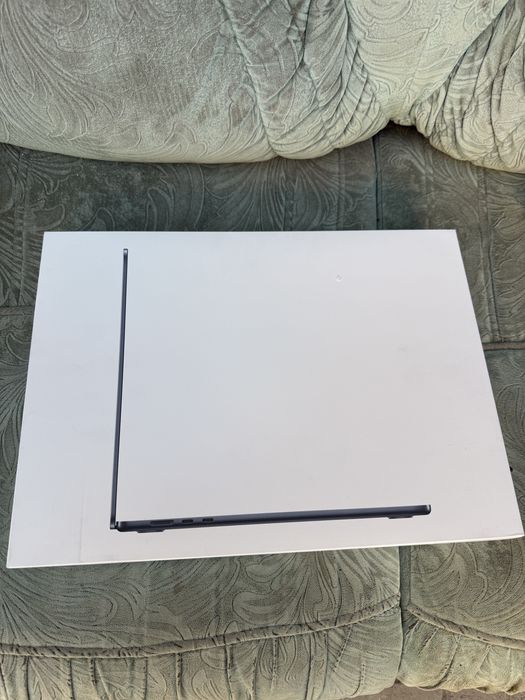 Продам MacBook Air 15