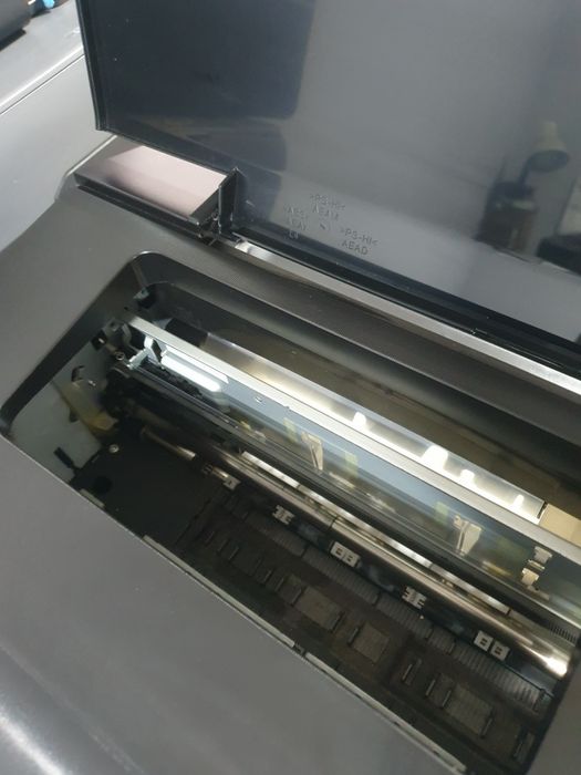 epson l805 yangiday uyga ishlagan