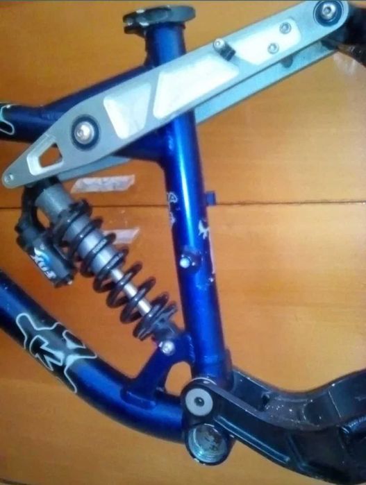 Cadru bicicleta cu amortizor fox, downhill,freeride roti26inch, dh,fr