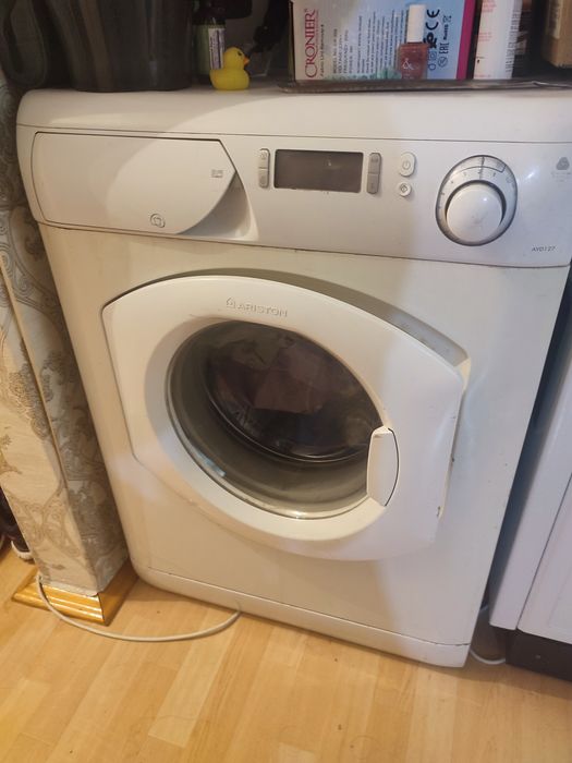 Продам стиральную машину Indesit