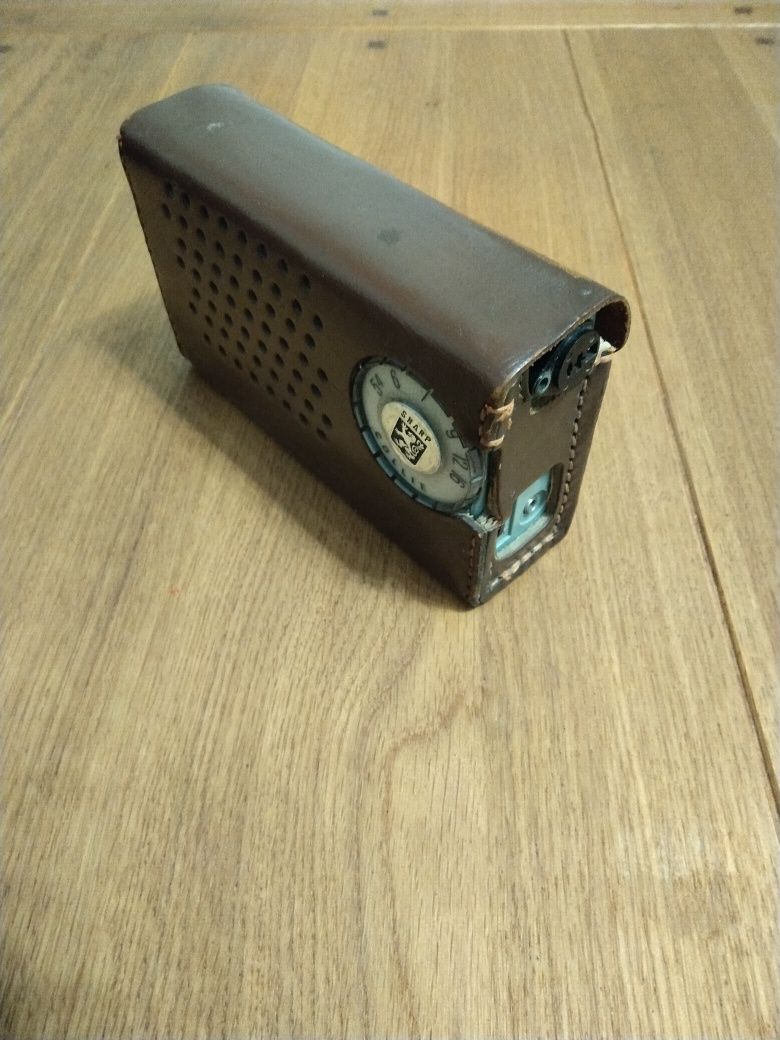 Продавам портативни ретро транзистори SHARP Model TR-173  SHARP BR-170