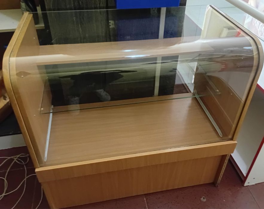 Продам витрину , цена 8к