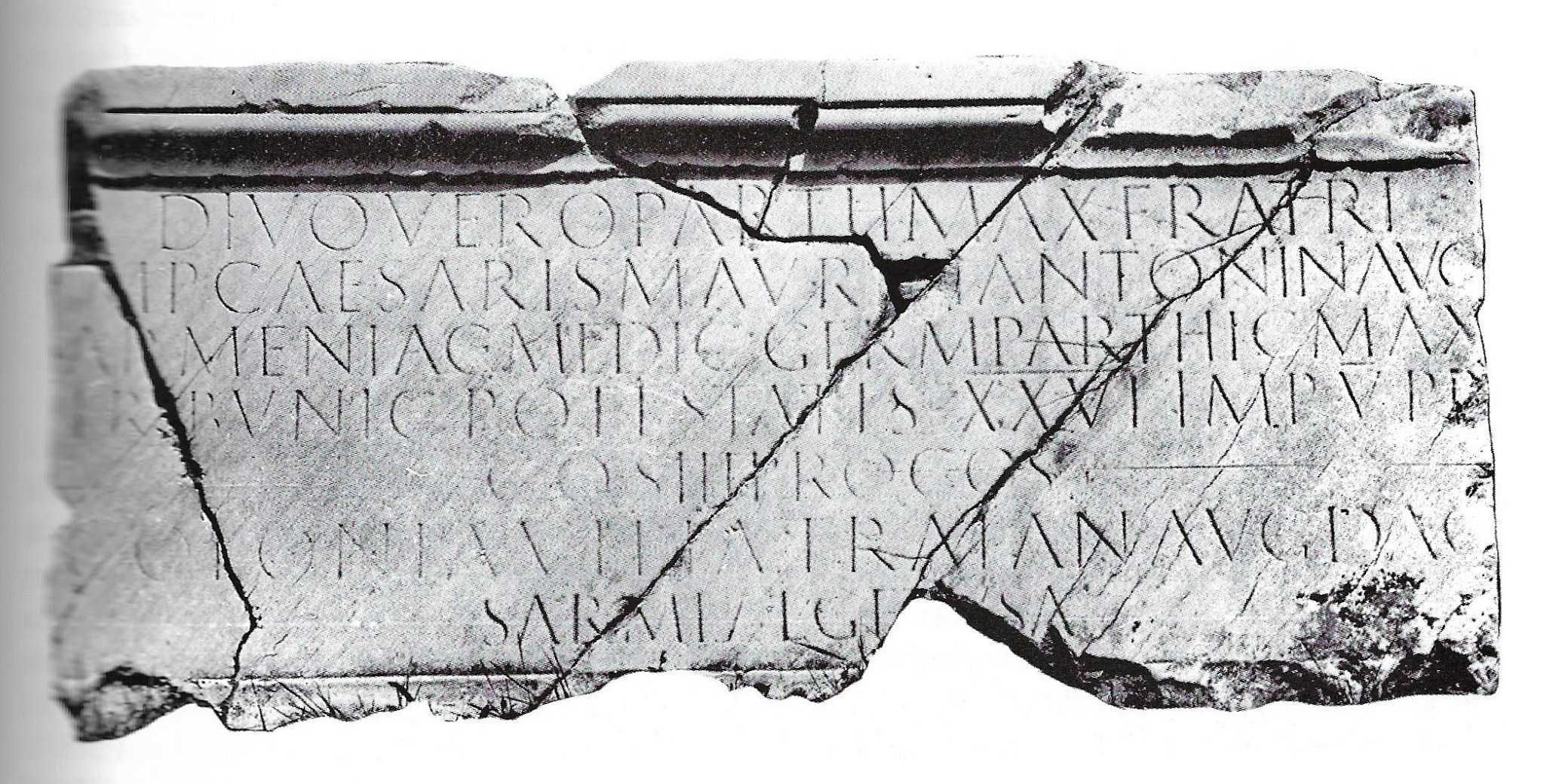 Carte arheologie istorie romana Forumul Sarmizegetusa Ulpia Traiana