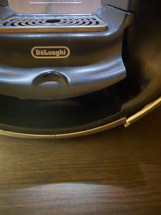 Кафемашина с капсули Dolche Gusto