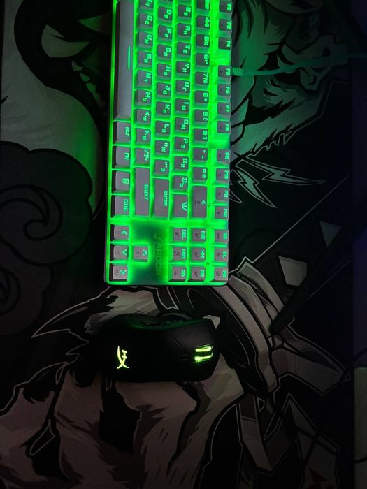 Продам мышь игровую