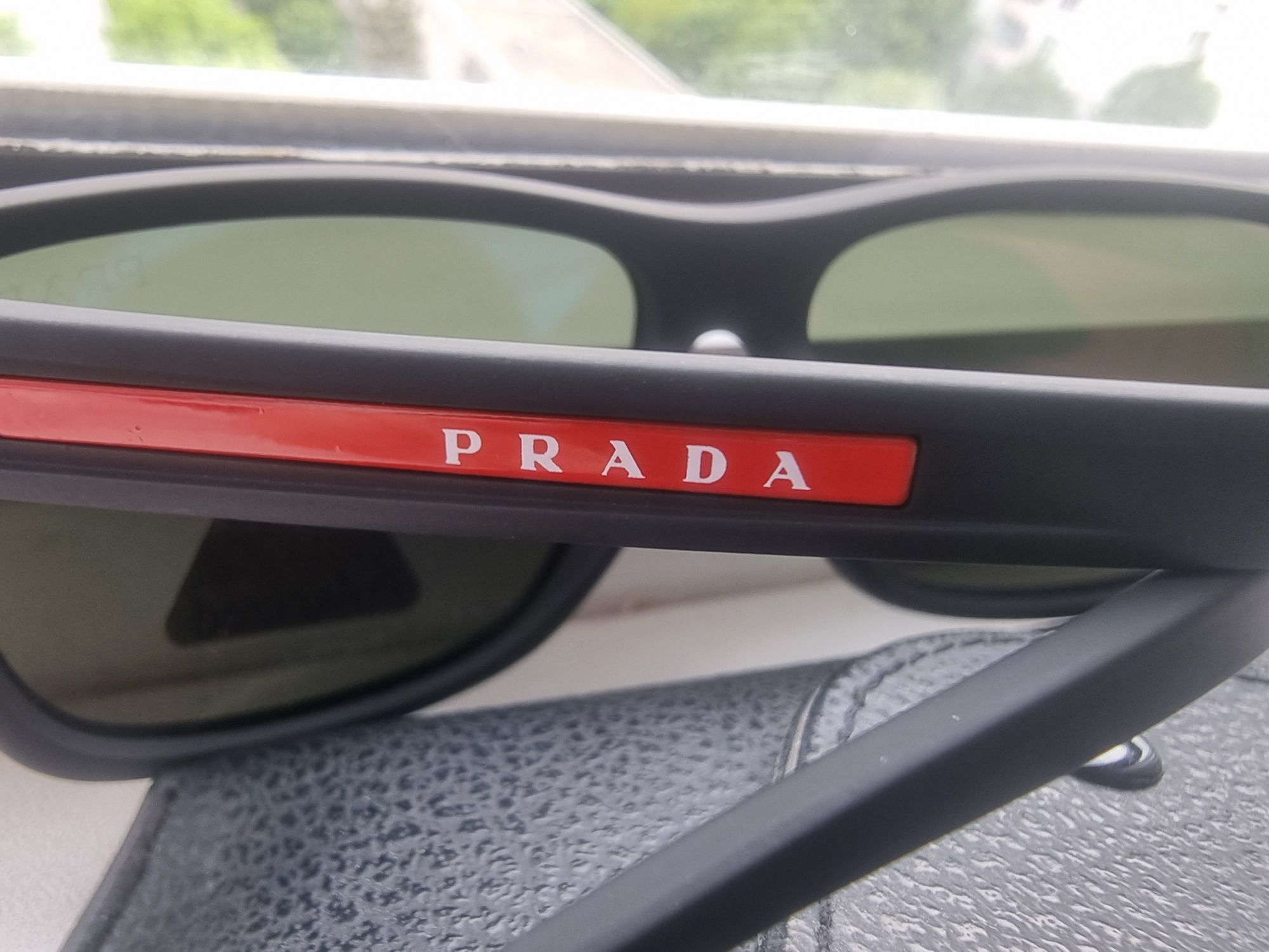 Ochelari de soare Prada