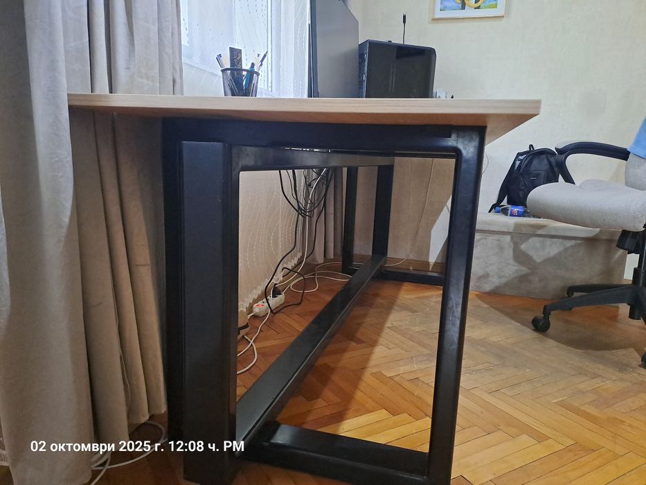 Бюро 70/217см с основа(крака) от дърво