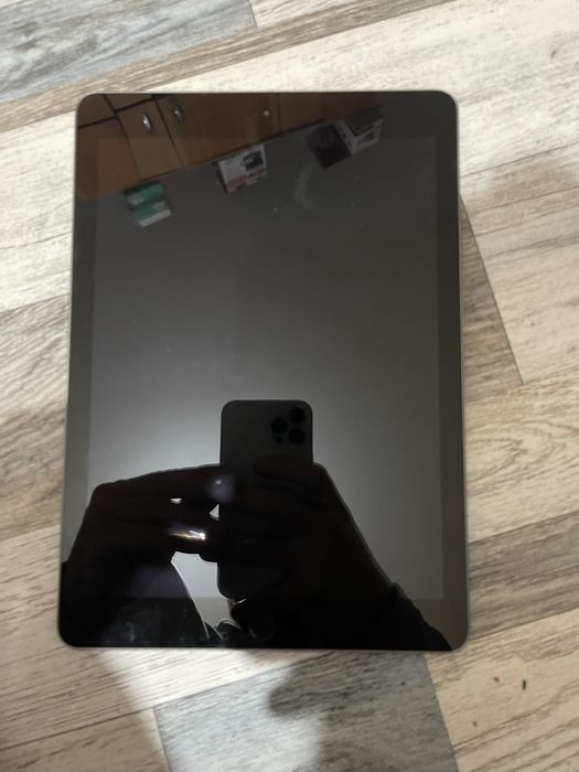 Vand Ipad 6!! Ca noua