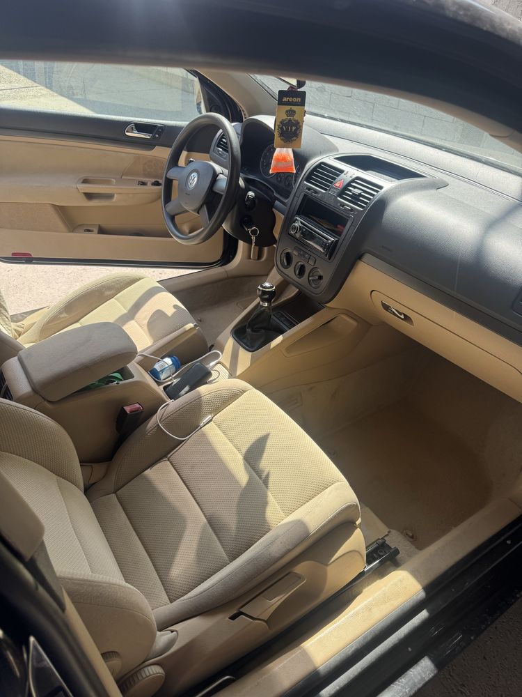 Volkswagen Golf 5  1.6 benzina