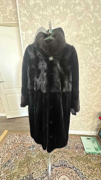 Норка шуба сатылады.стойка воротник.Сапасы оте жаксы.Аягоз к.