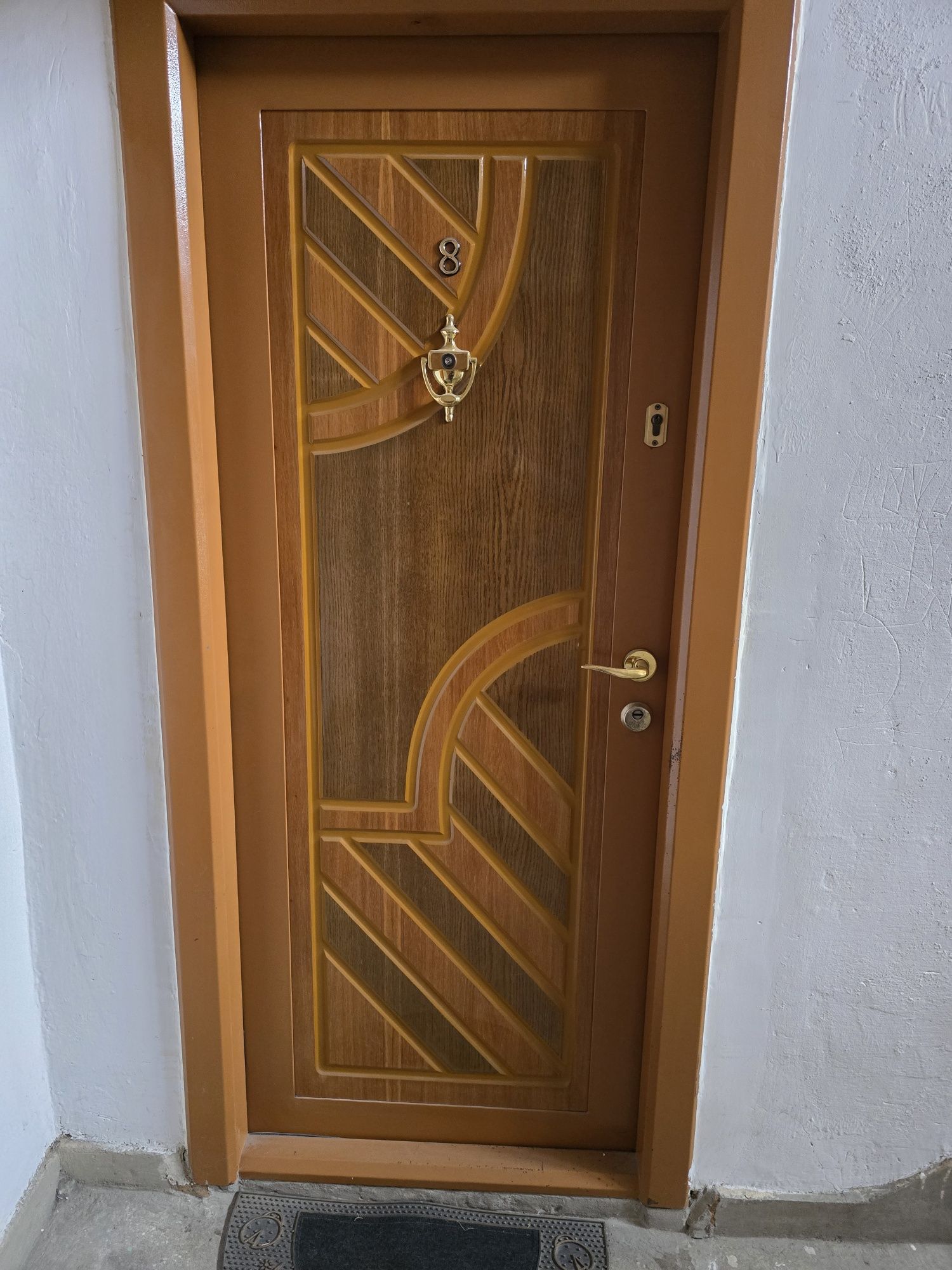 Vând apartament decomandat