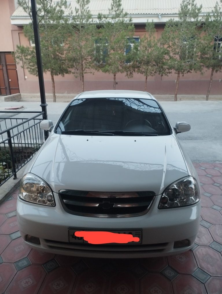 Lacetti sotiladi