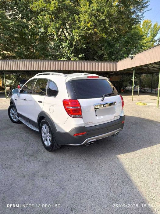 Chevrolet Captiva 3/4 — белый жемчуг