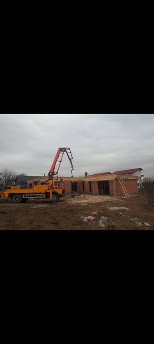 Echipa de meseriasi (Dulgheri, fierari, zidari, zugravi)