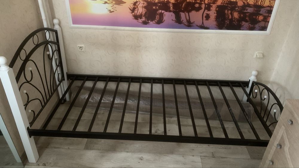 Кровать односпальная 200*90