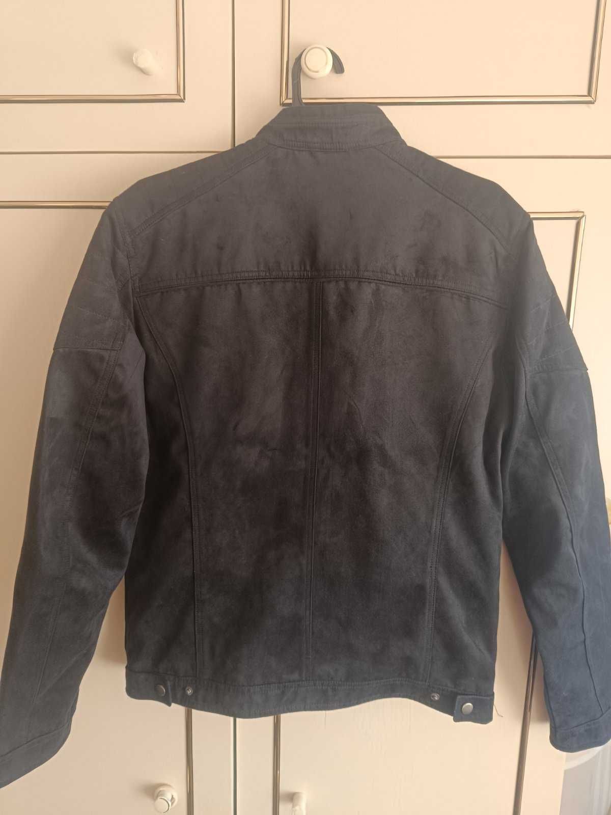 Продавам яке Jack and Jones