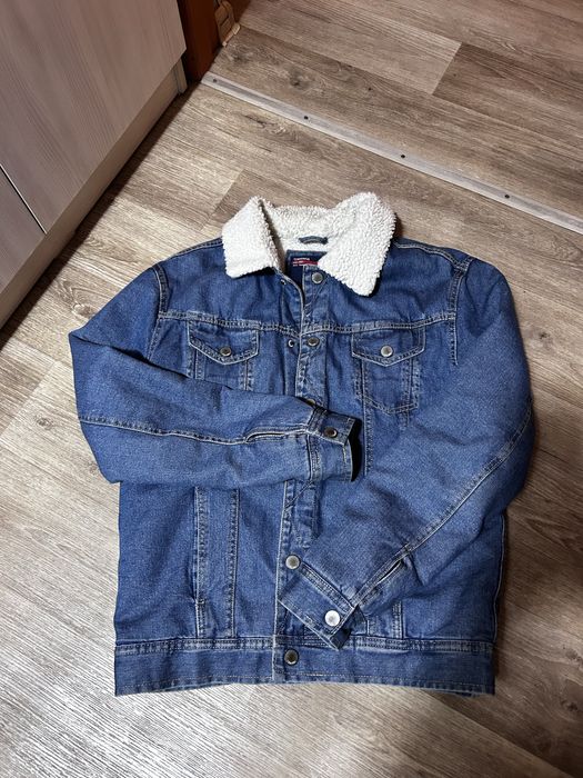 Продам куртку джинсовую