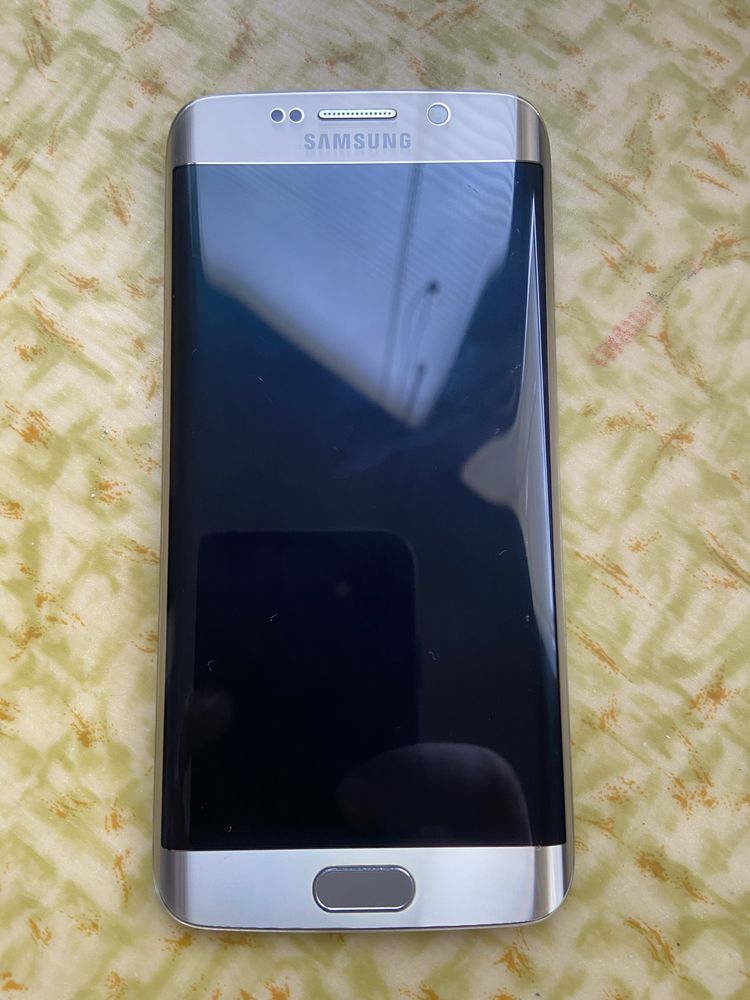 Продавам дисплей за Самсунг  s6 edge-оригинал.