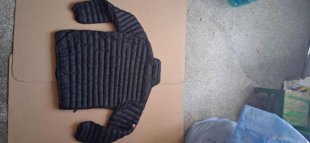 Geaca the north face mărime xxl, merge la marimea L