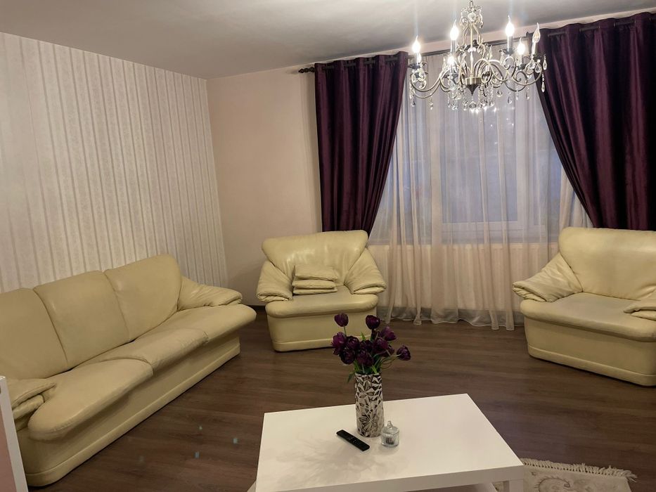 Canapea extensibila cu 2 fotolii de piele