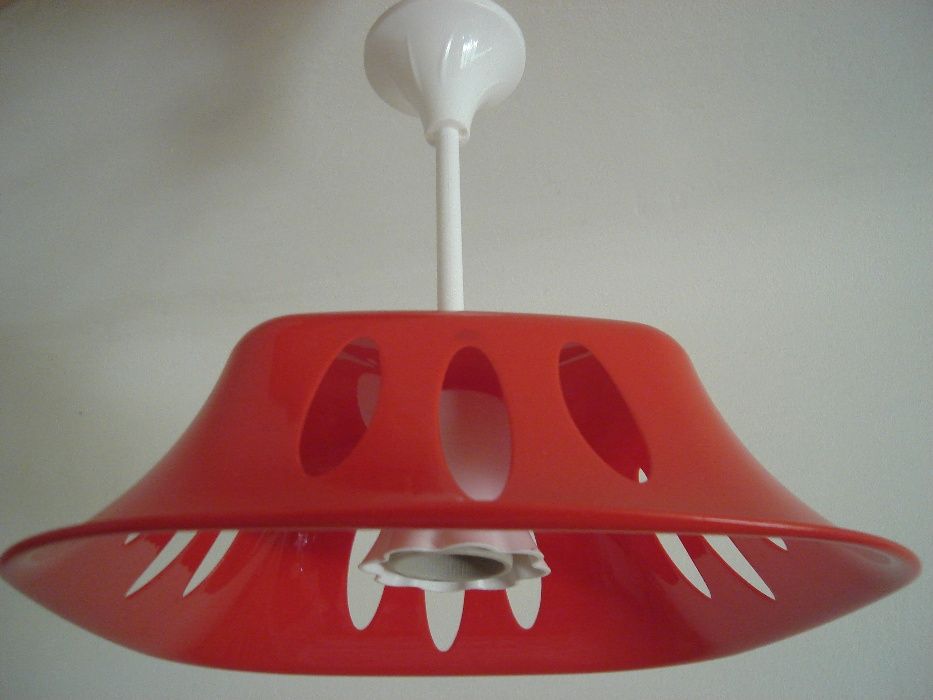 Lustra , lampa iluminat camera copilului sau alte camere din casa