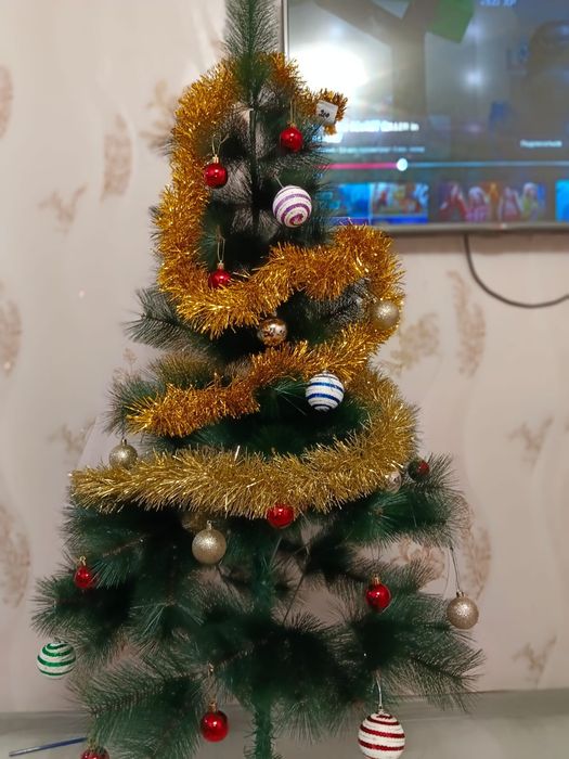 Ёлка за 1500тг в отличном состоянии