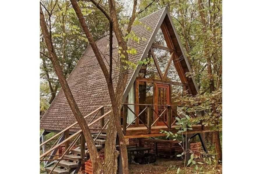 Cabana stil A Frame si casa din structura de lemn de vanzare