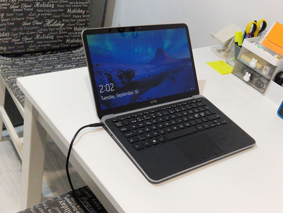 Laptop Dell xps - i5  ,SSD 256 ,8G Ram