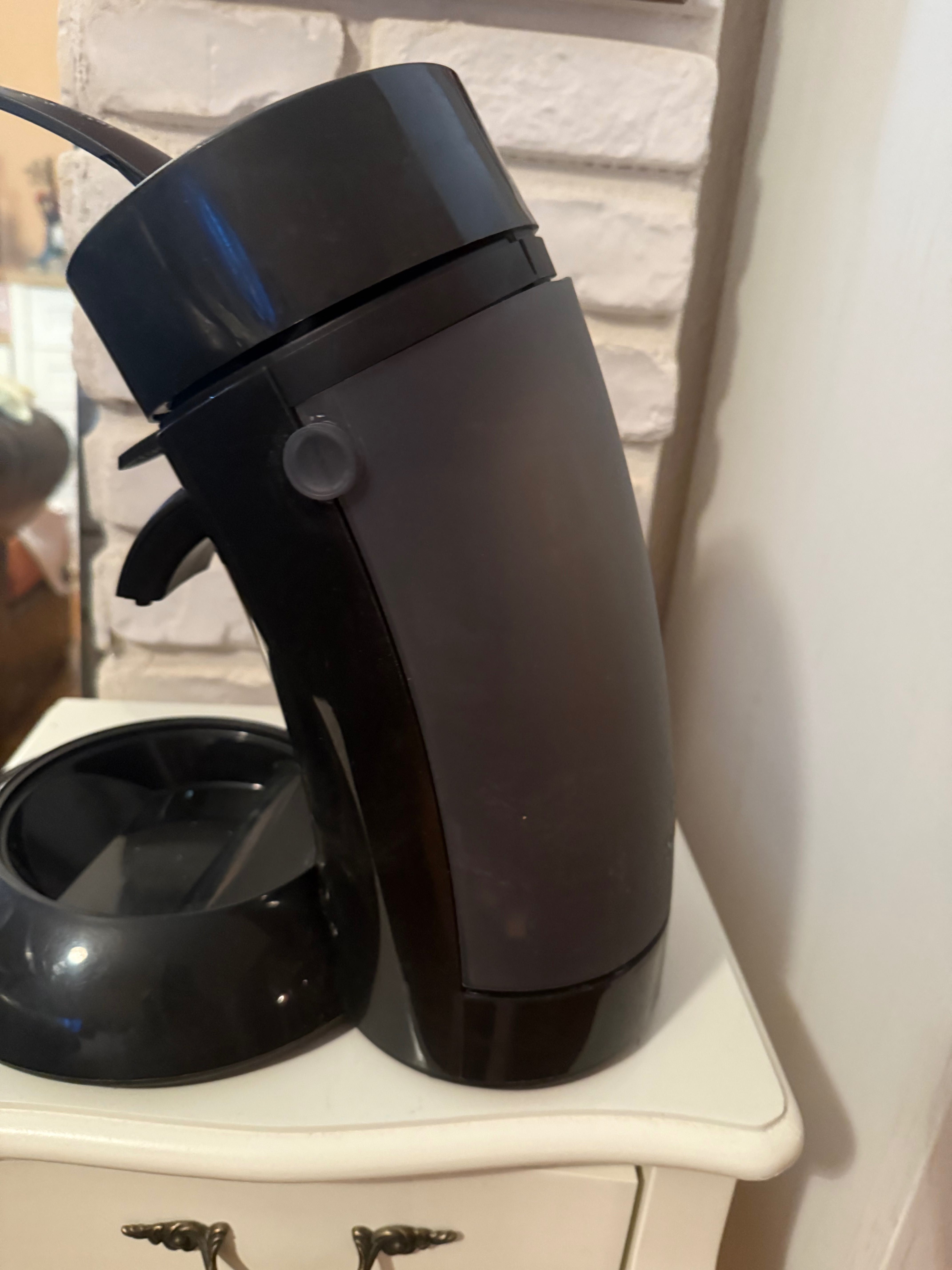 Кафе машина Philips Senseo с хартиени капсули, не е ползвана