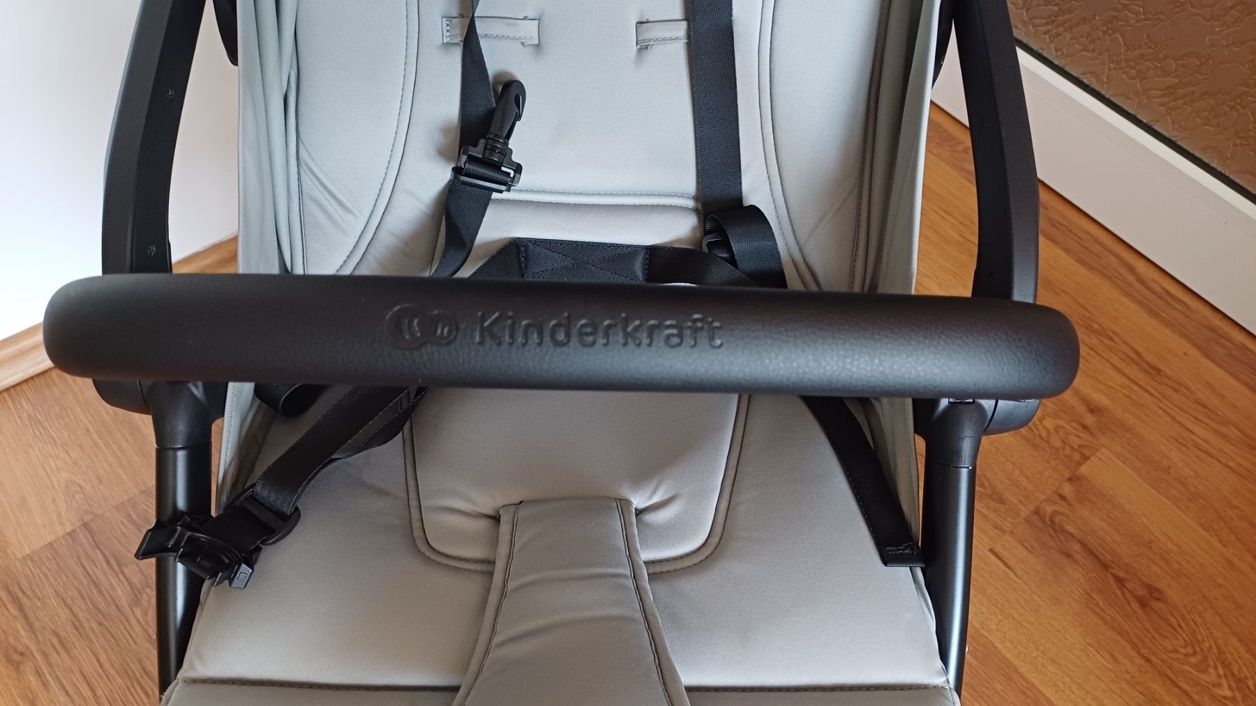 Лятна детска количка KinderKraft Apino