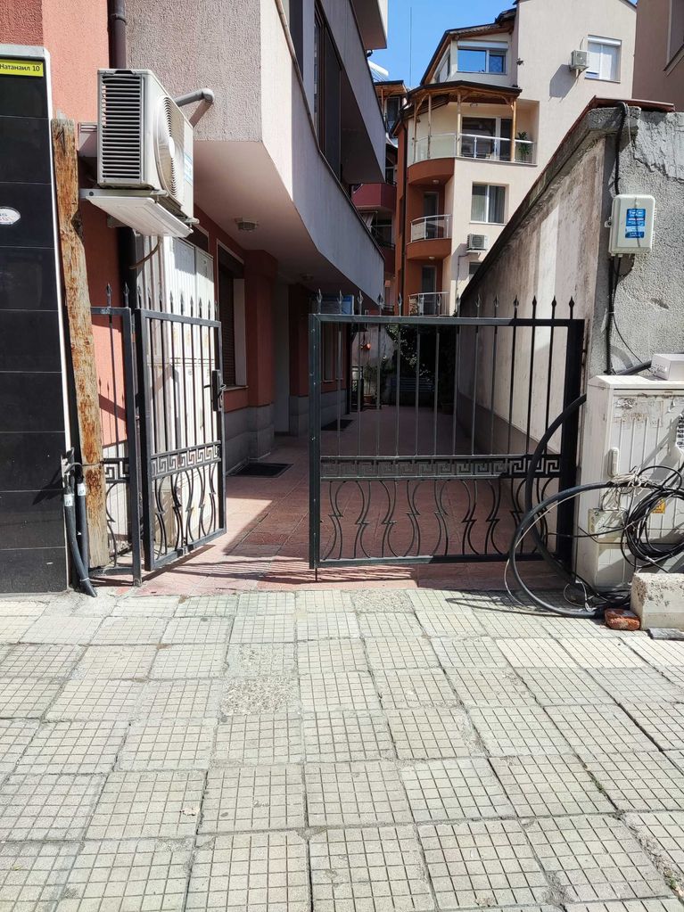 Дава се под наем Гараж / Паркомясто в Пловдив, Съдийски - 20 кв.м за 40.8 € - Снимка #4