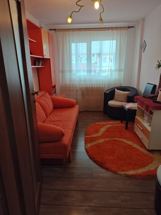 Apartament cu 3 camere