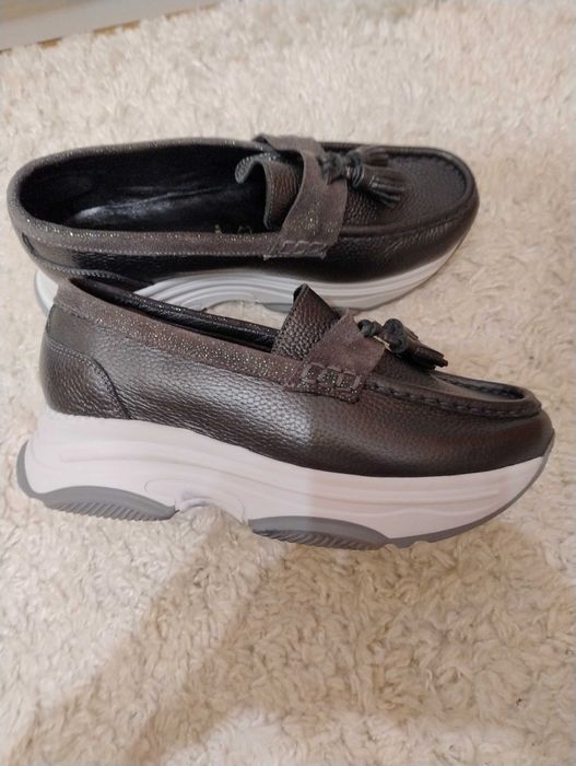 Vand pantofi noi din piele naturala ENZO BERTINI