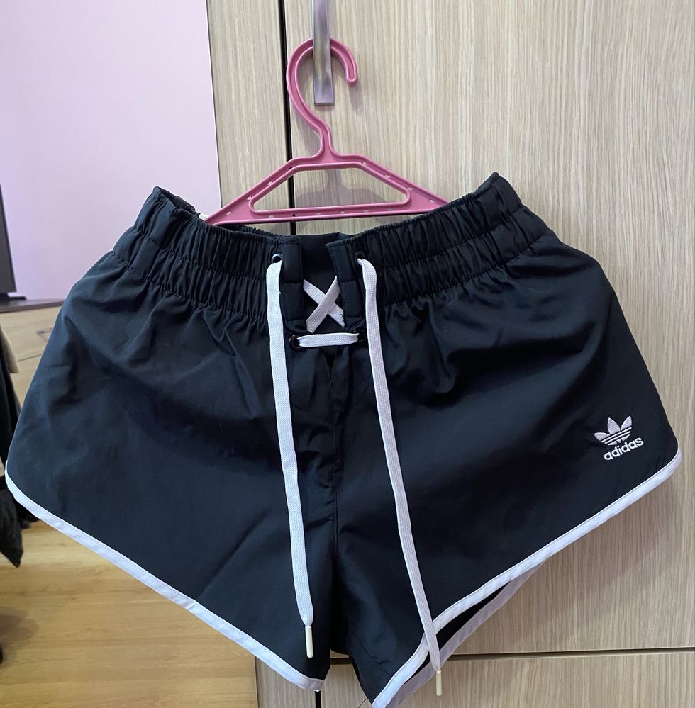 Спортни къси гащи Adidas