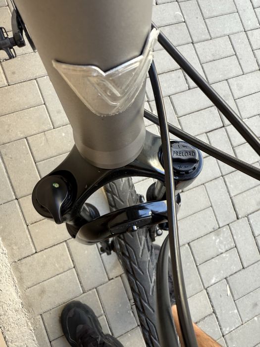 Bicicleta UNIVEGA TERRENO 300, cadru aluminiu.