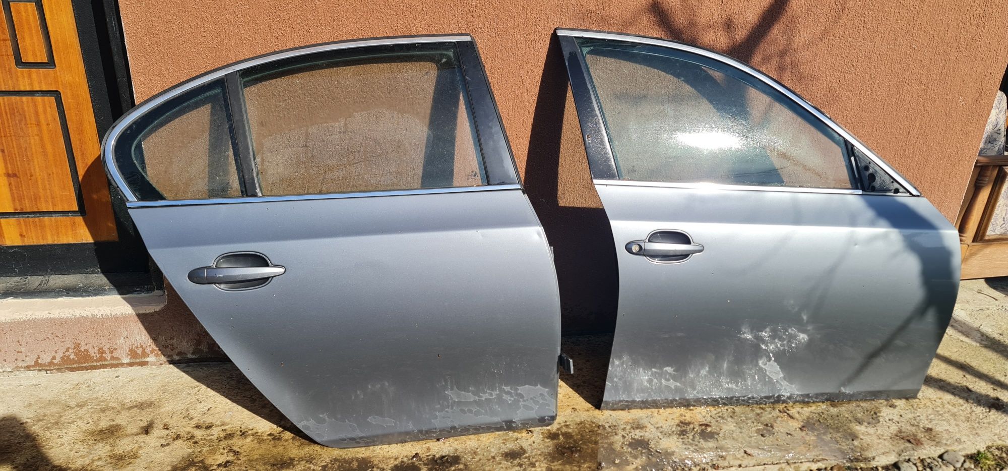 Portiera spate stanga și dreapta / dreapta fata BMW Seria 5 E60