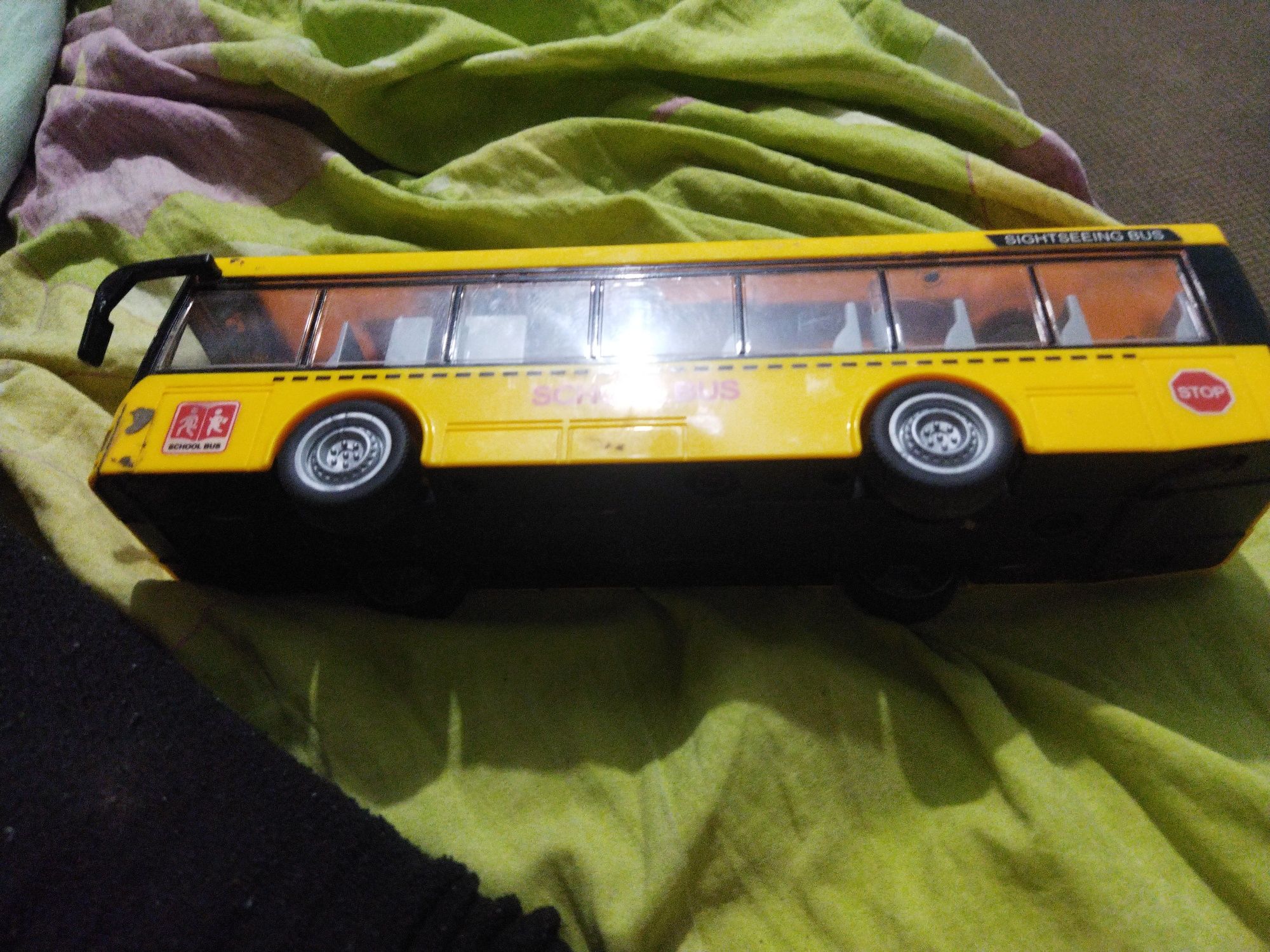 Продам игрушечный автобус для детей