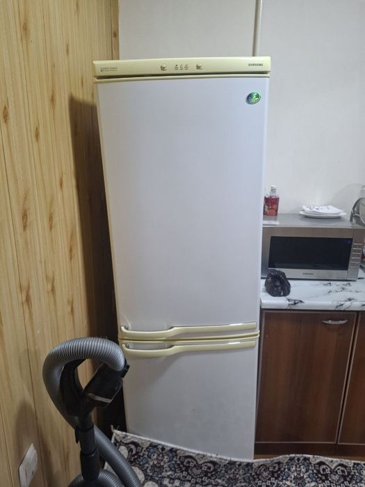 Продам холодильник