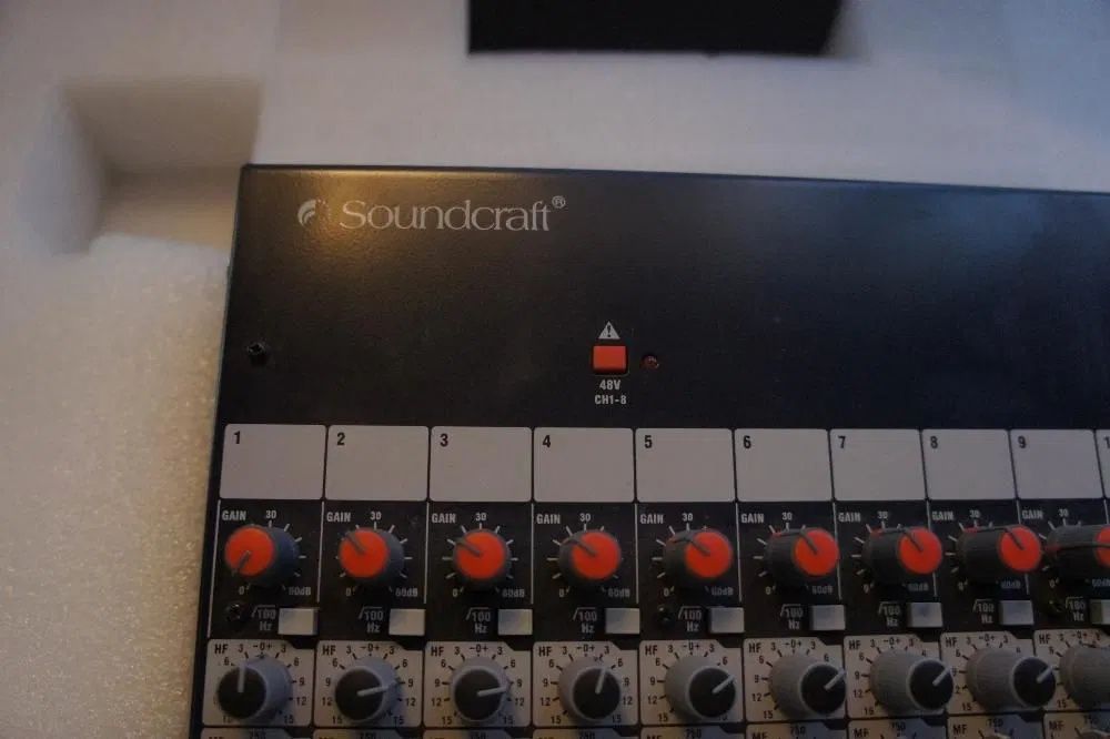 Mixer soundcraft fx16 ii + cufar
