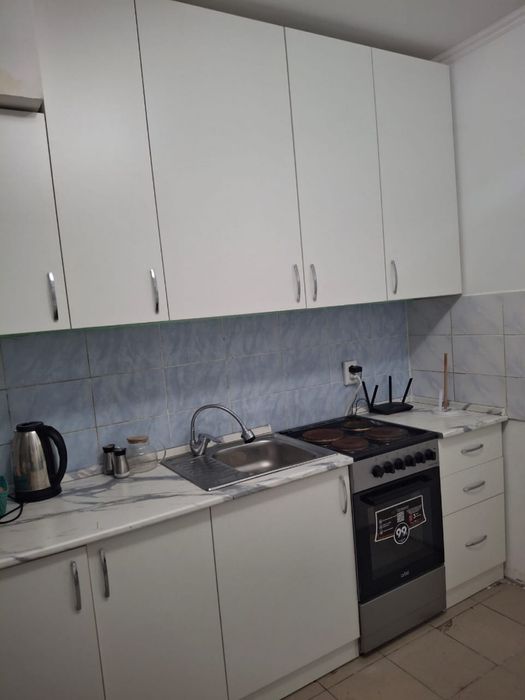 Кухонный гарнитур + плита отдельно