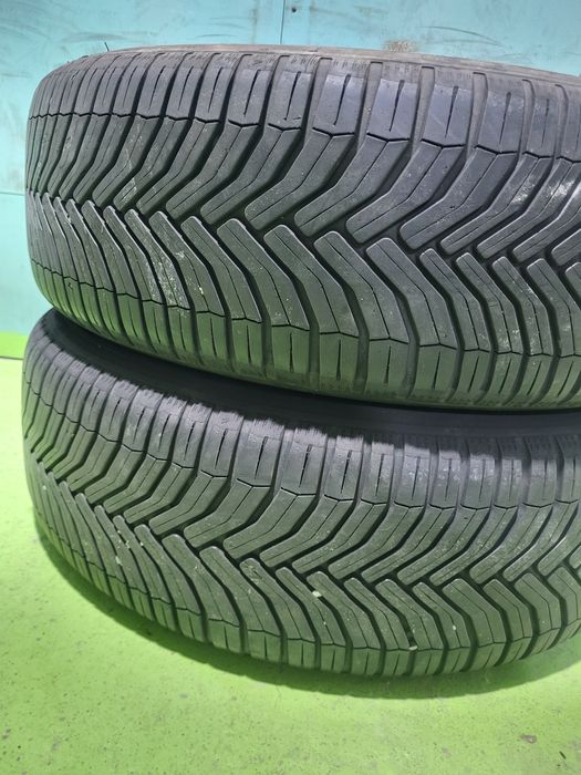 2 бр 215/60/17 всесезонни Michelin