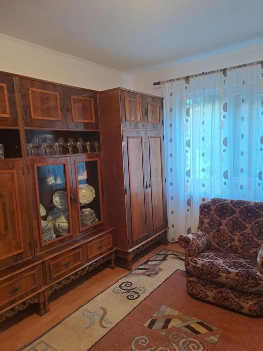 Apartament de închiriat.