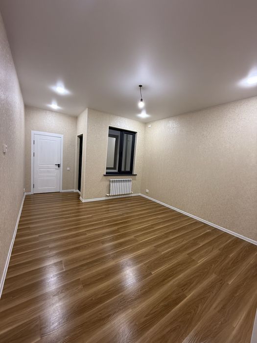 Сергели дом продается 1 сотка, 2 комнаты