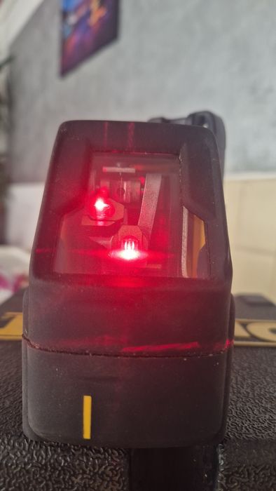 Линеен лазерен нивелир DeWALT DW087