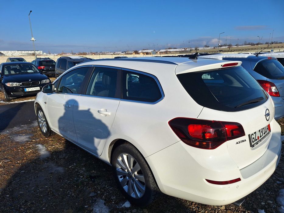 Opel astra j sport combi
