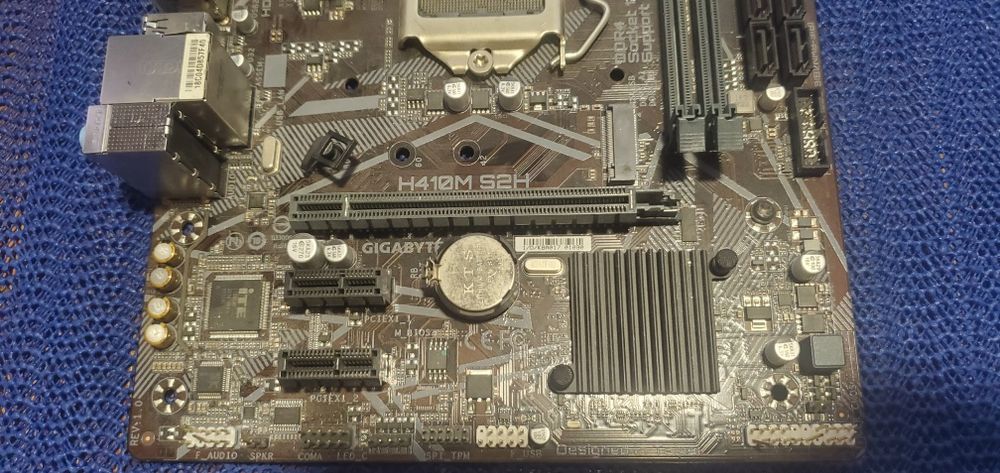 Placă de bază Gigabyte H410M S2H