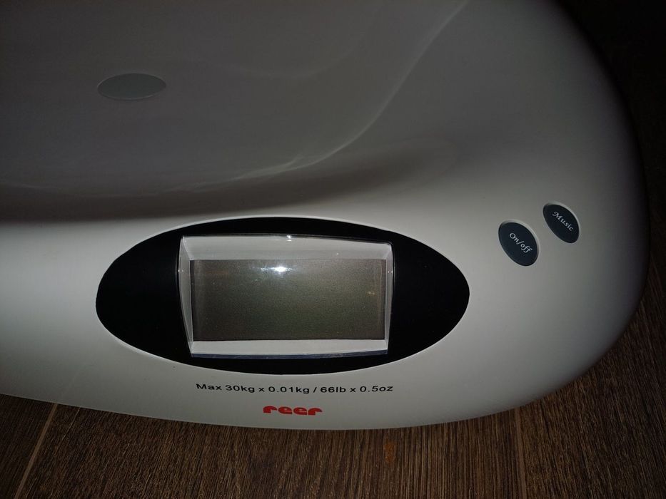 Музикална бебешка везна на марката reer