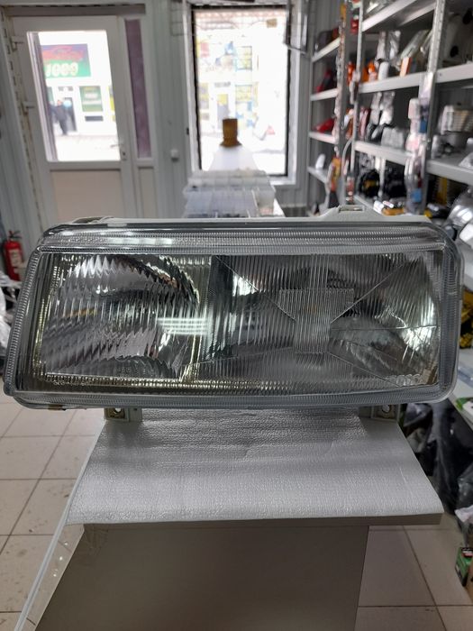 Продам передние фары на пассат б4